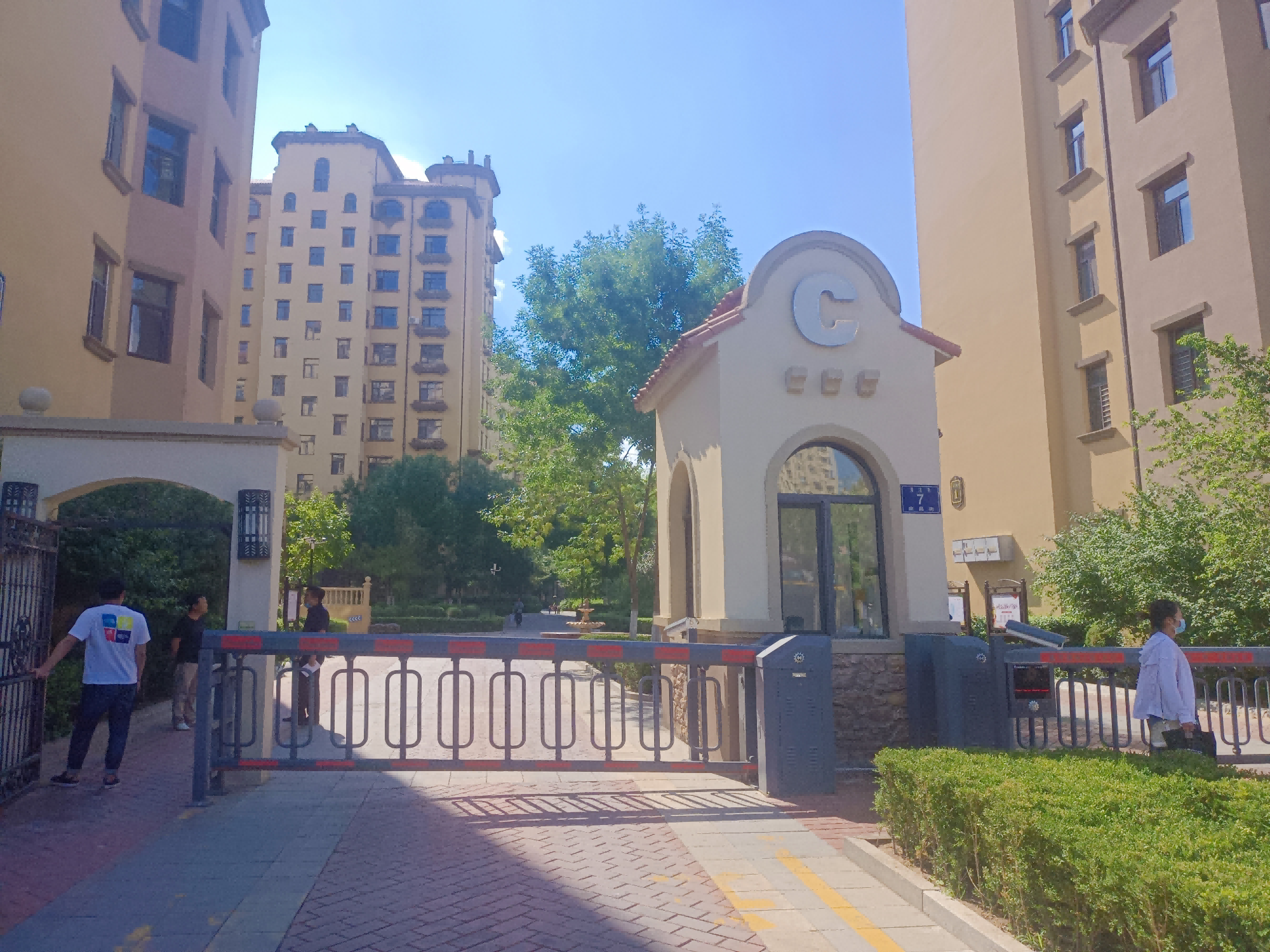 内蒙古赤峰市新城区八家组团应昌街南、支五路东、富河街北富河国际C区地下车库一处房产