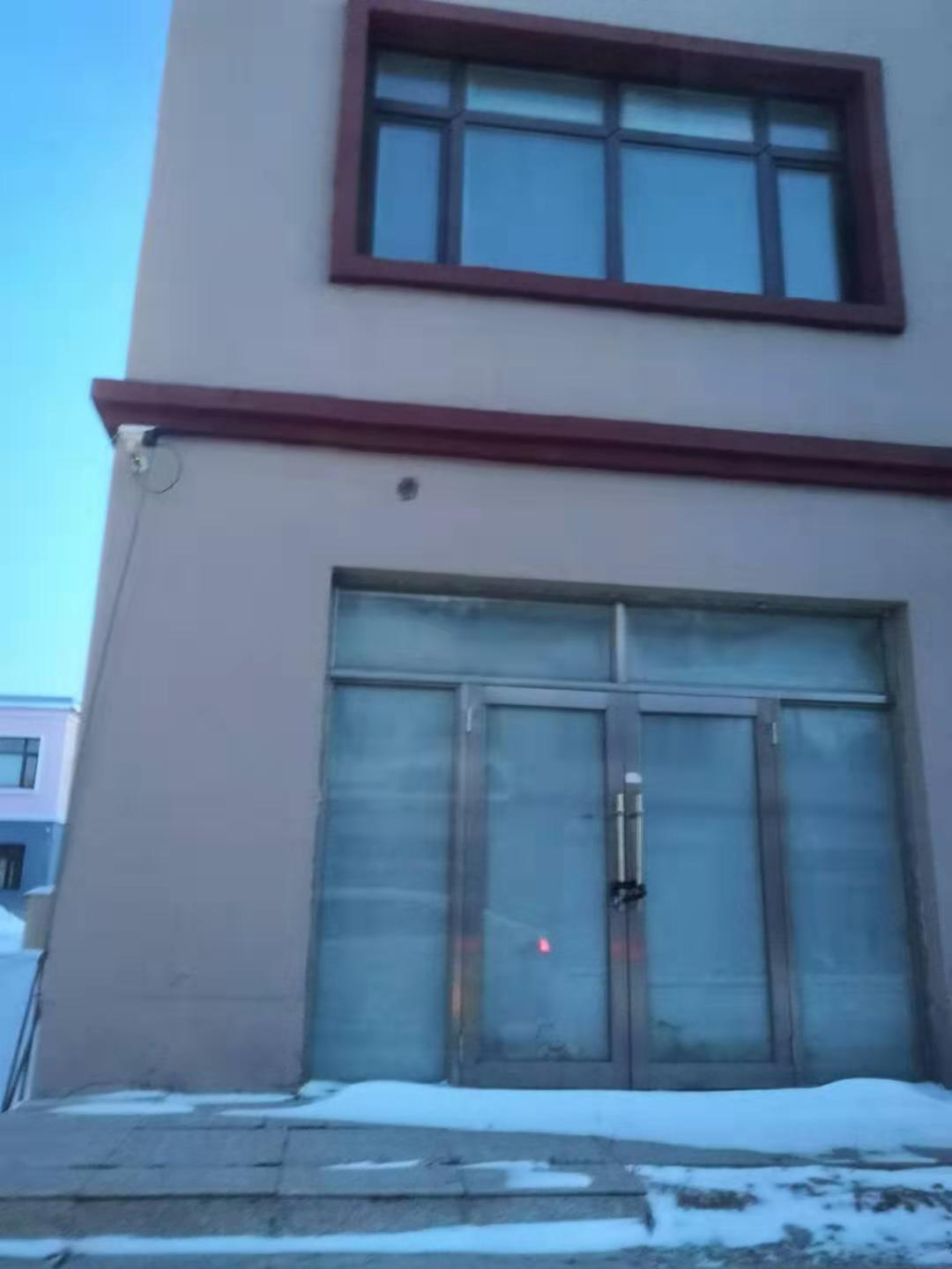 内蒙古呼伦贝尔市阿荣旗北出口301国道西侧，九丰种业北侧S-15-0-111房产