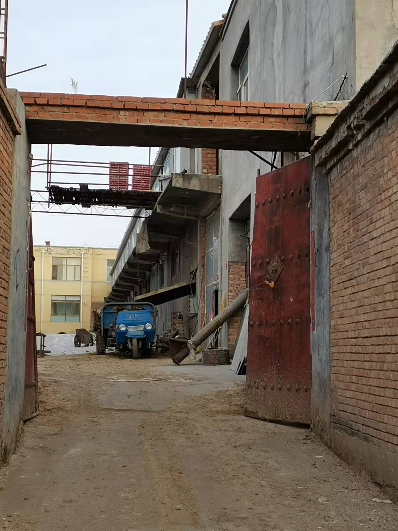 内蒙古自治区乌兰察布市卓资县卓资山镇科左路路西1—2层厂房房产