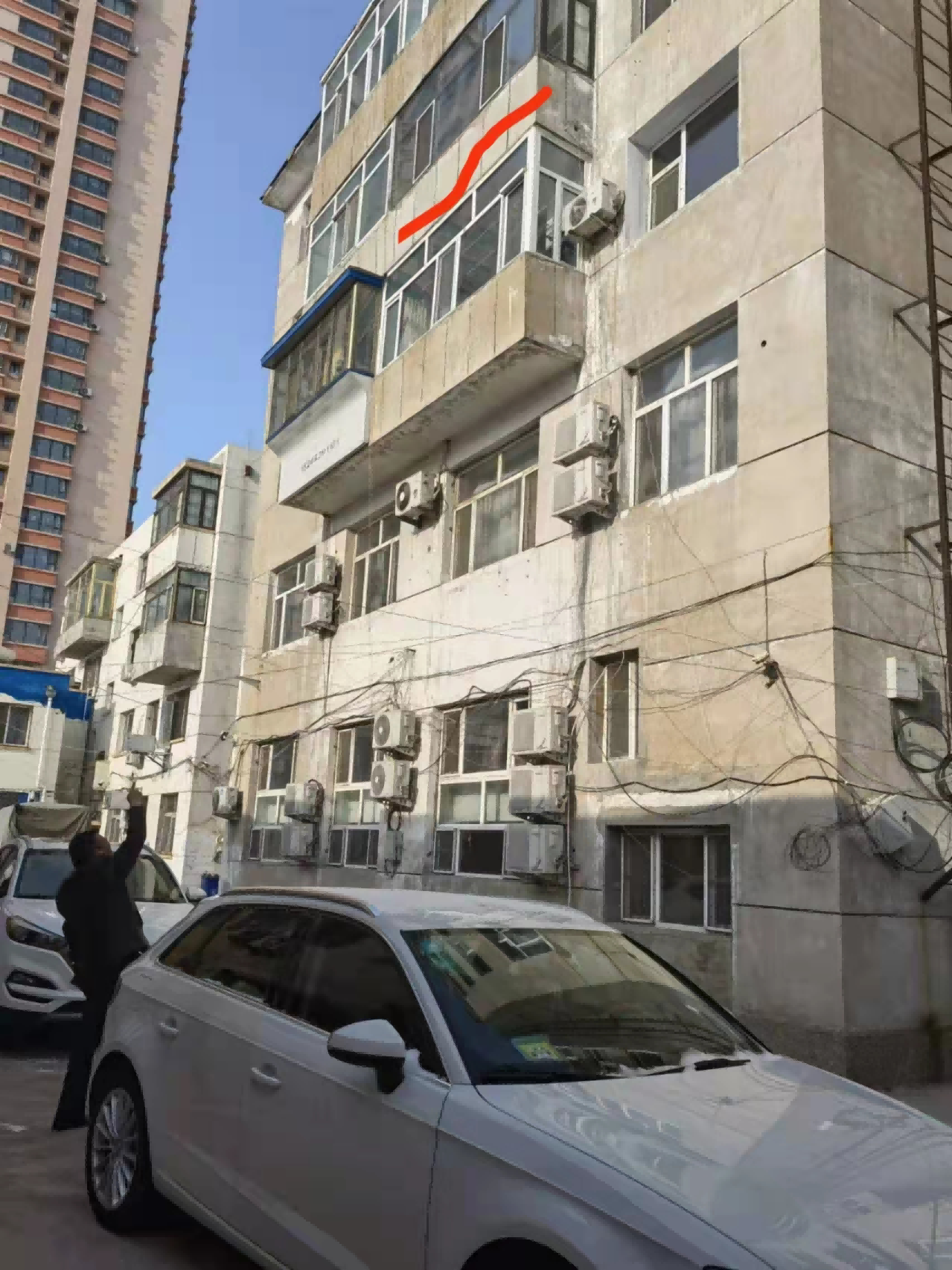 内蒙古自治区通辽市民航路五金建筑装饰材料城22#1-2层110室房产